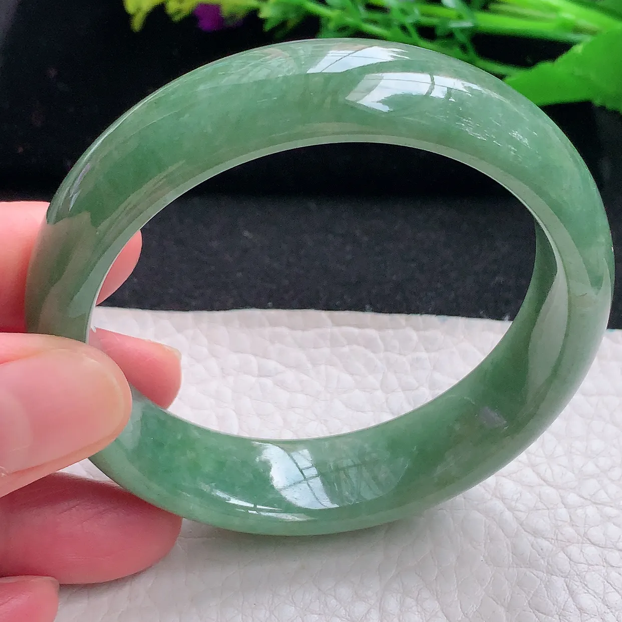 n自然光56*15.8*8轮胎镯 天然缅甸翡翠a货满绿宽边玉镯子 玉手环