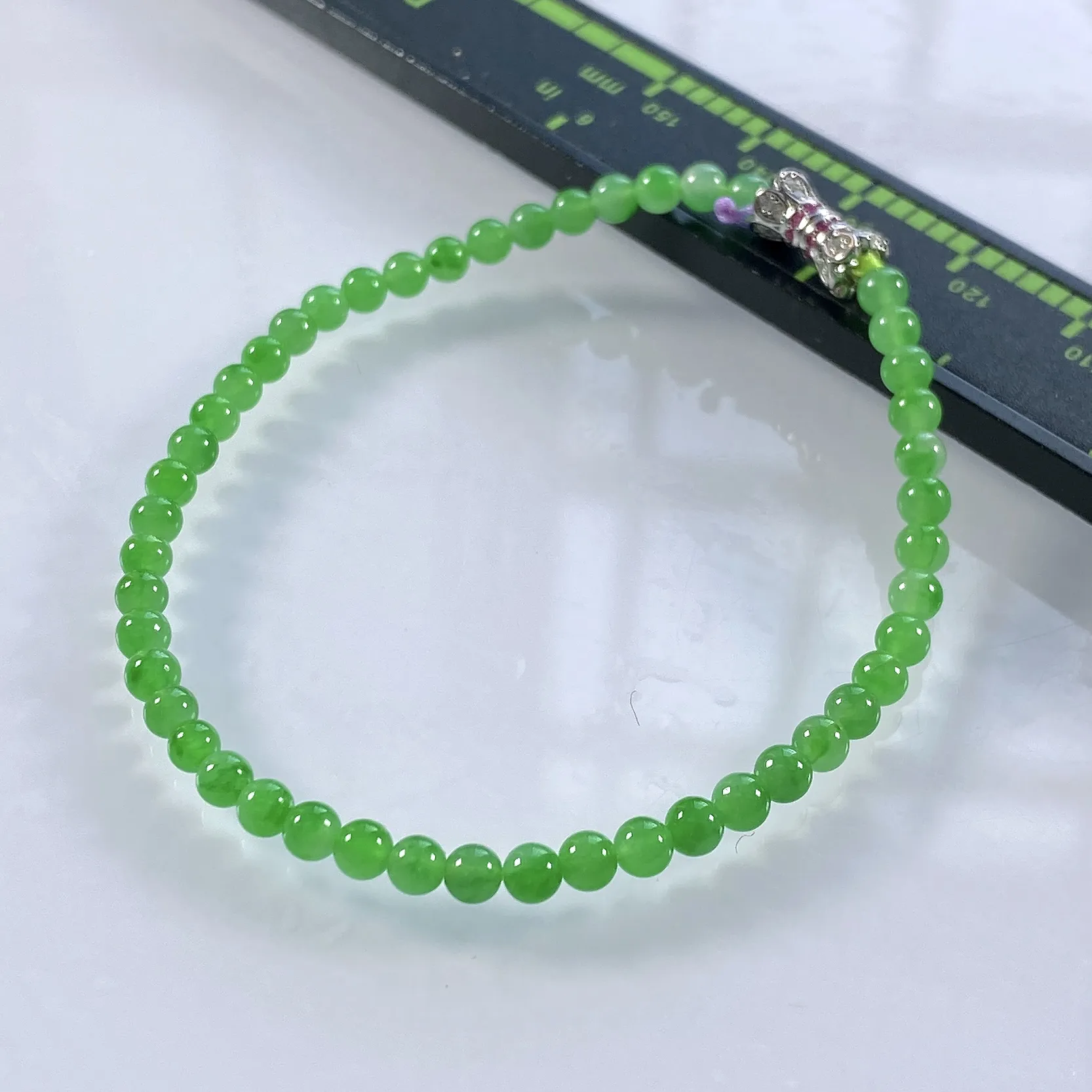 缅甸天然翡翠A货，卡3.5高冰种阳绿冰绿小米珠小圆珠手串手链，尺寸：3.5mm/48颗，长度173mm，重量：4.21g