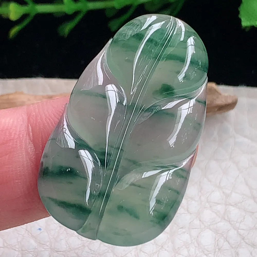 axm自然光38.5*23*4.6天然缅甸翡翠冰飘花饱满叶子 金枝玉叶玉吊坠 玉挂件