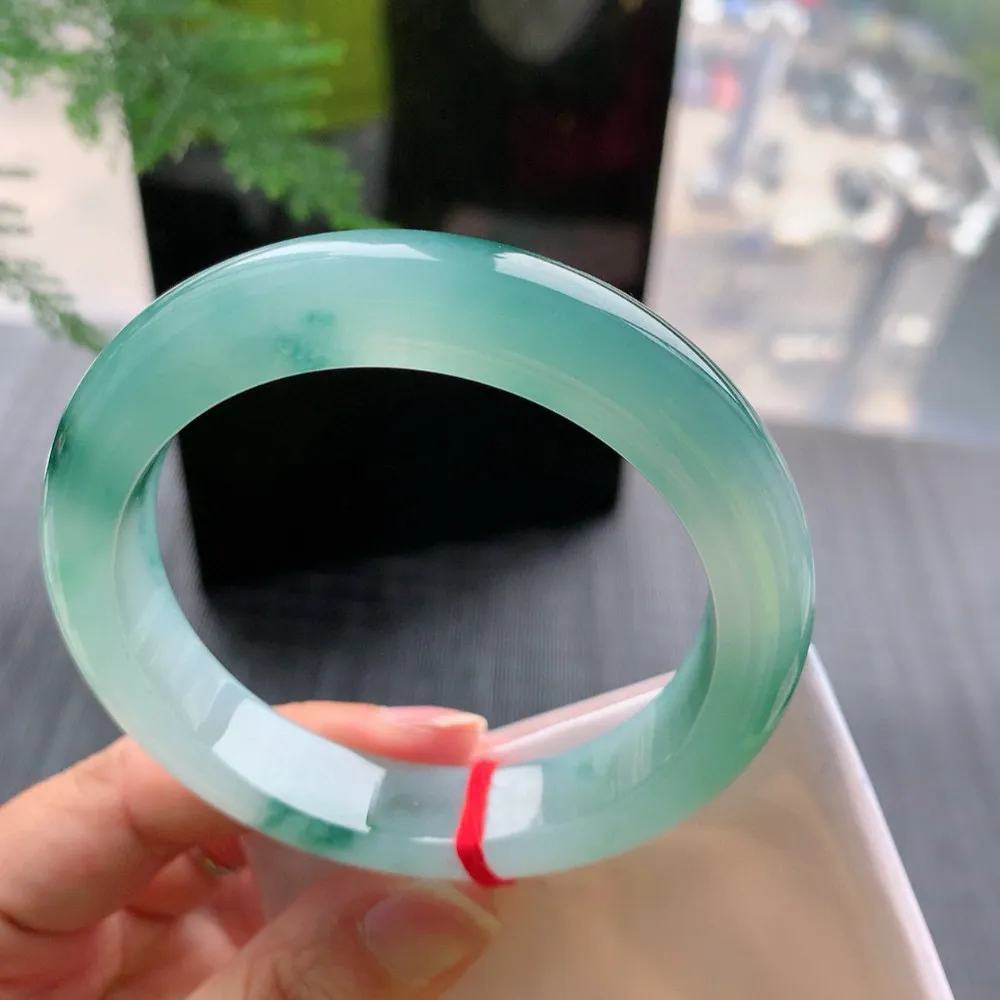 正圈冰飘花 无瑕 尺寸:57.4/12.4/9.4 花美 起胶感