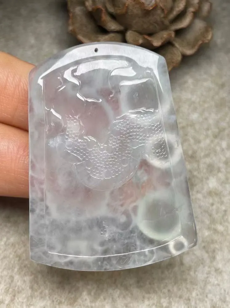 冰种【龙行天下】吊坠，种水好，玉质细腻 ，卖相好.