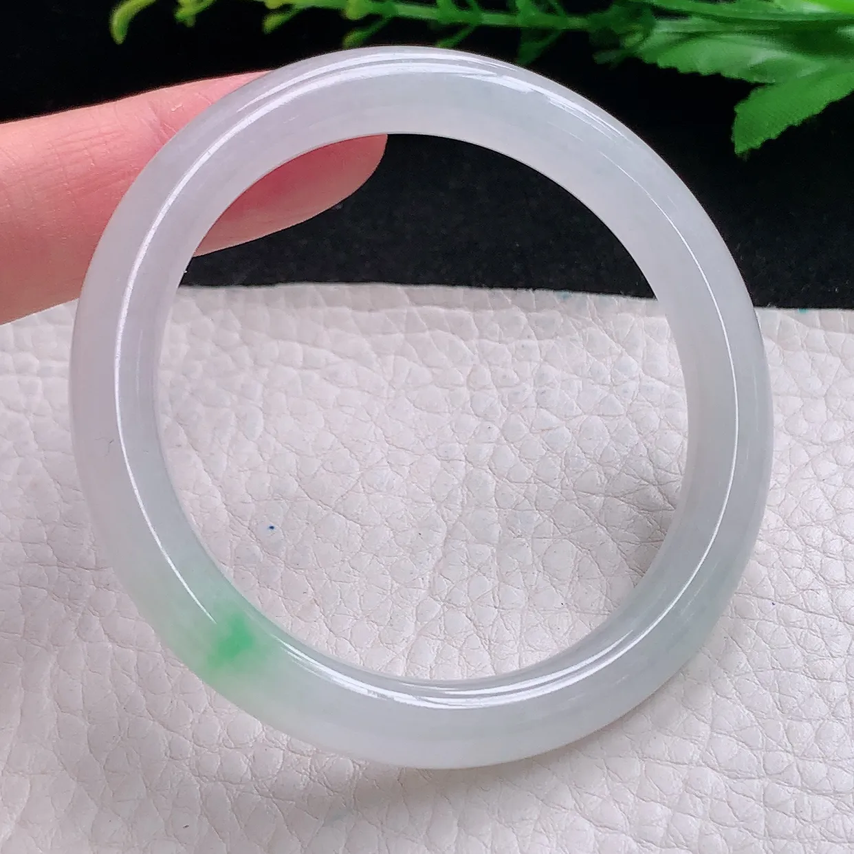 yh小圈口52*8.4*7.美人镯 天然缅甸翡翠a货飘阳绿圆条玉镯子 玉手环