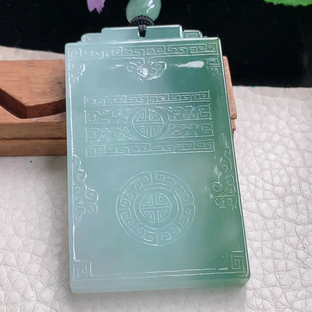 yl自然光65*47.8*6天然缅甸翡翠怀古款平安无事牌玉吊坠 玉挂件