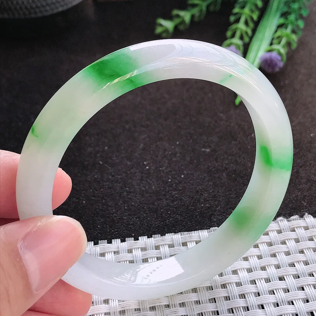 自然光56.5/18.8/8老坑精美冰润辣阳绿手镯宽边翡翠玉镯美人镯