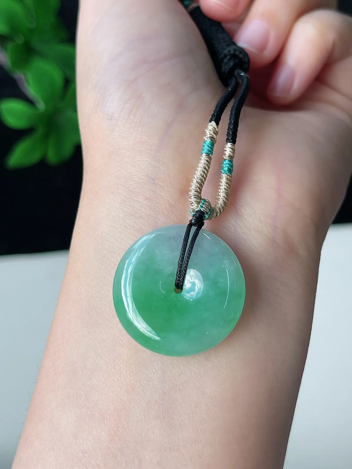 翡翠糯化种浅绿色平安扣