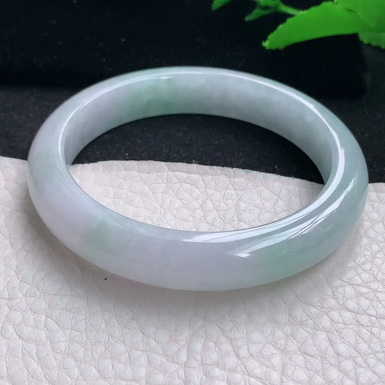 n自然光56.5*11.5*7.8平安镯 天然缅甸翡翠a货清新宽边玉镯子 玉手环