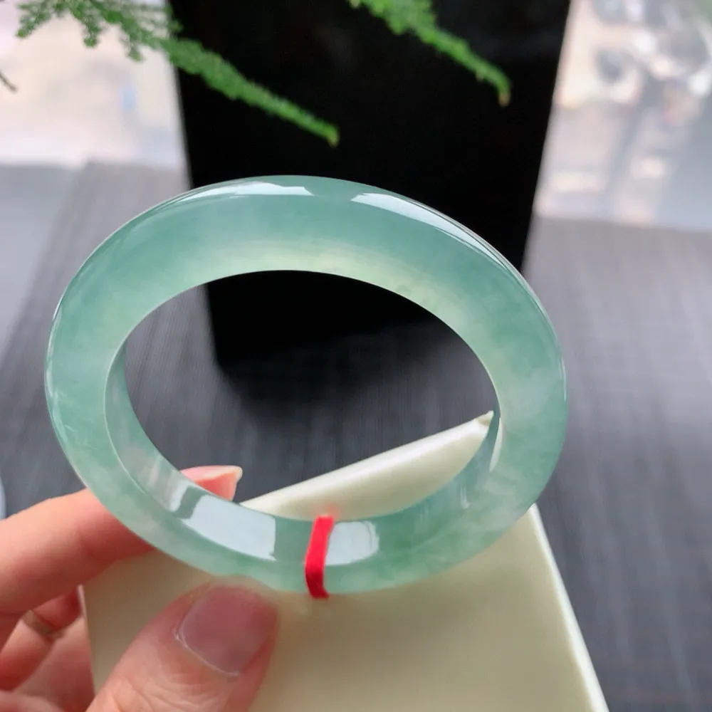 正圈冰玻晴绿 无瑕 尺寸:51.1/10.1/8.8 种色俱佳🥰🥰