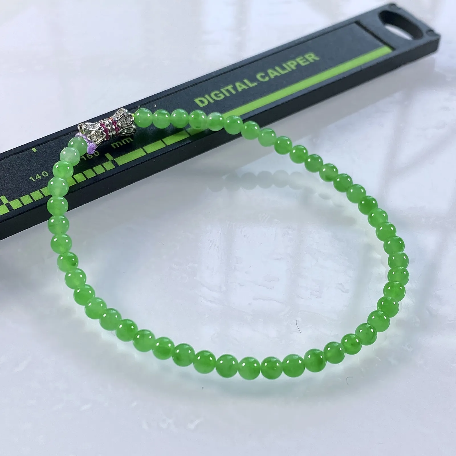 缅甸天然翡翠A货，卡3.5高冰种阳绿冰绿小米珠小圆珠手串手链，尺寸：3.5mm/48颗，长度173mm，重量：4.21g