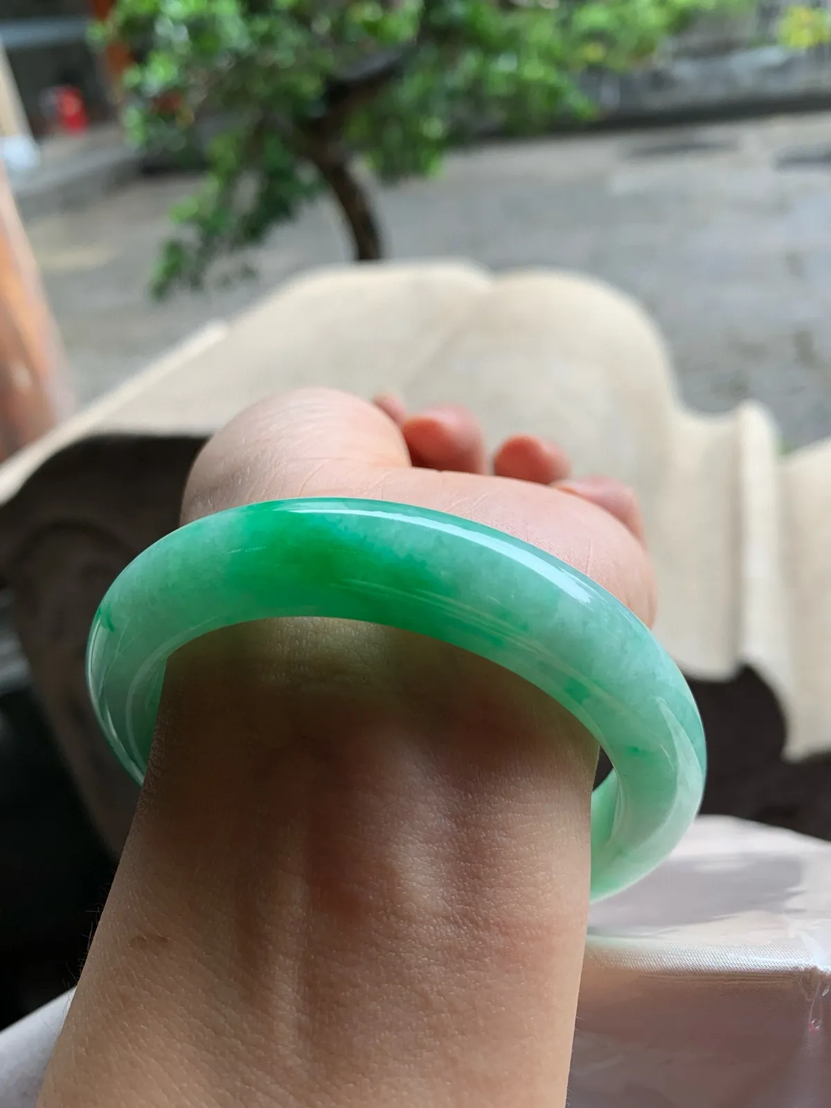 正圈冰糯阳绿 无瑕 尺寸:56.4/12.6/9.1 色好