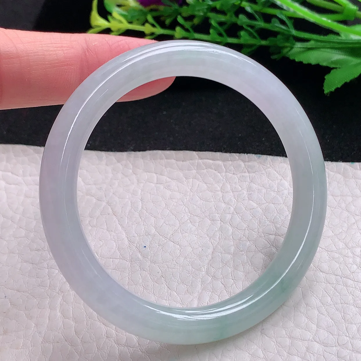 n自然光54.5*8.3美人镯 天然缅甸翡翠a货冰飘花清秀圆条玉镯子 叮当镯