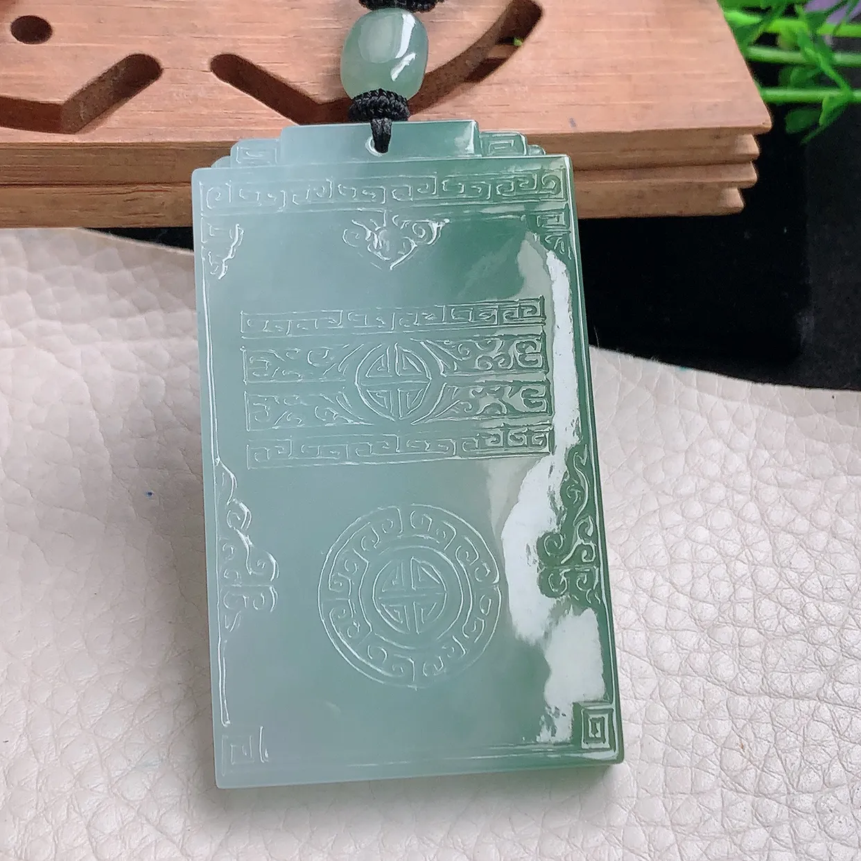 yl自然光65*47.8*6天然缅甸翡翠怀古款平安无事牌玉吊坠 玉挂件