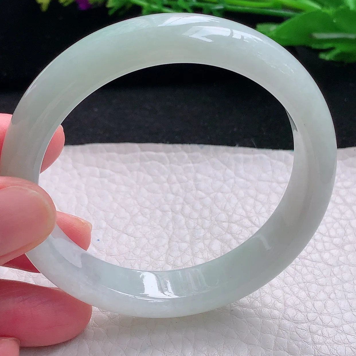 yw5自然光55.5*12.6*7.8平安镯 天然缅甸翡翠a货浅绿宽边玉镯子 玉手环