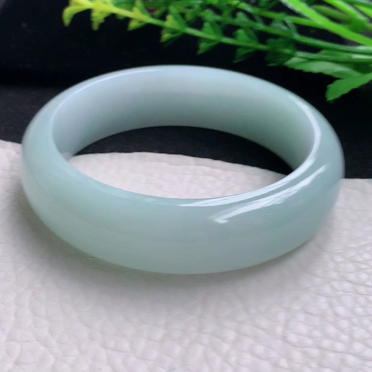 hy自然光58.5*17.3*8.8轮胎镯 天然缅甸翡翠a货水润浅绿厚装宽边玉镯子 玉手环