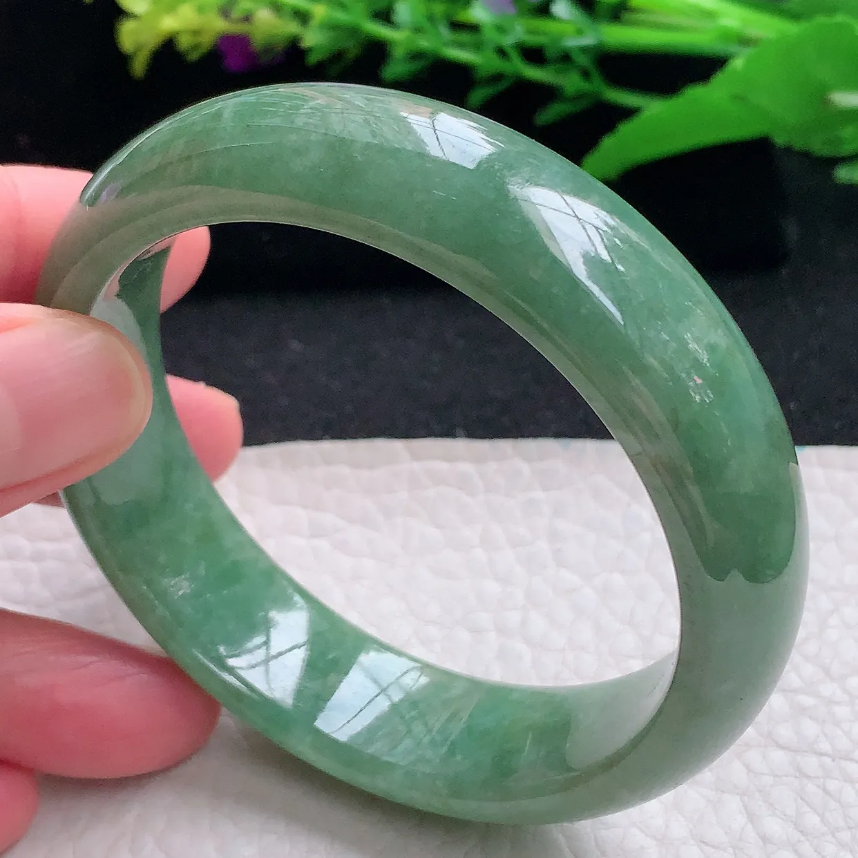 n自然光56*15.8*8轮胎镯 天然缅甸翡翠a货满绿宽边玉镯子 玉手环