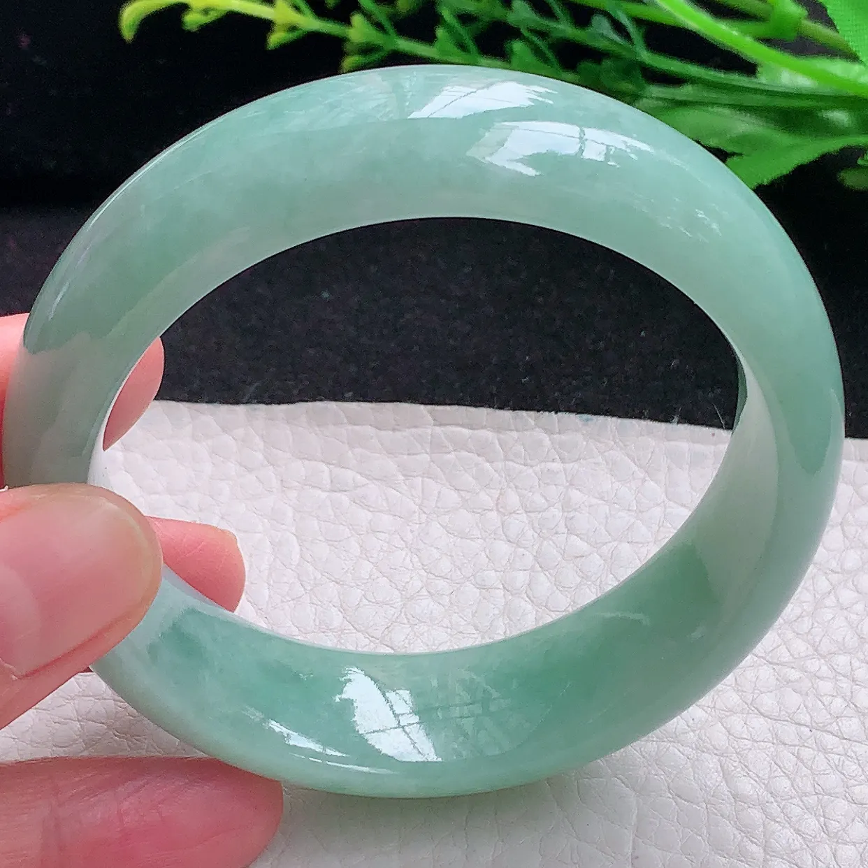 js自然光58.5*18.2*8.8轮胎镯 天然缅甸翡翠a货满绿厚装宽边玉镯子 玉手环