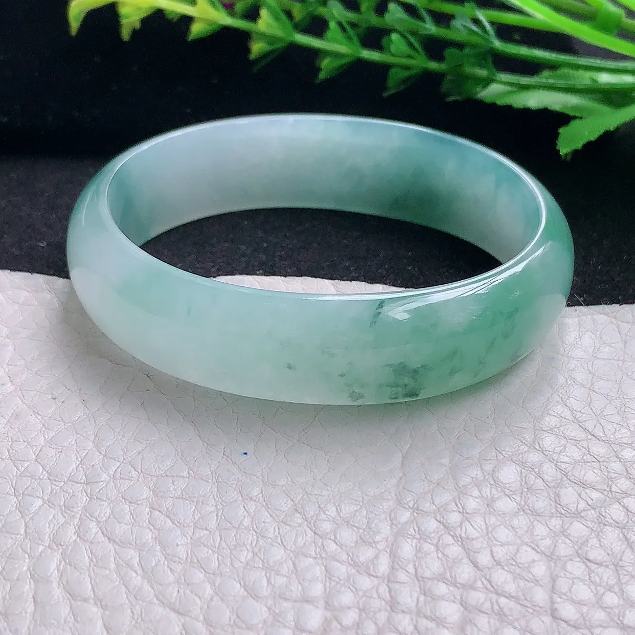 js自然光54.6*48.8*14.8*6贵妃镯 天然缅甸翡翠a货冰飘花蛋形玉镯子 玉手环