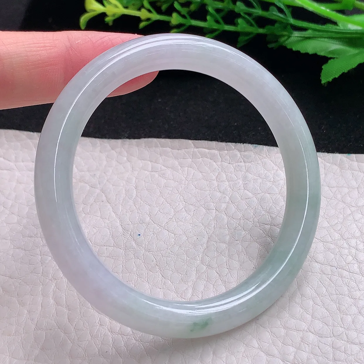 n自然光54.5*8.3美人镯 天然缅甸翡翠a货冰飘花清秀圆条玉镯子 叮当镯