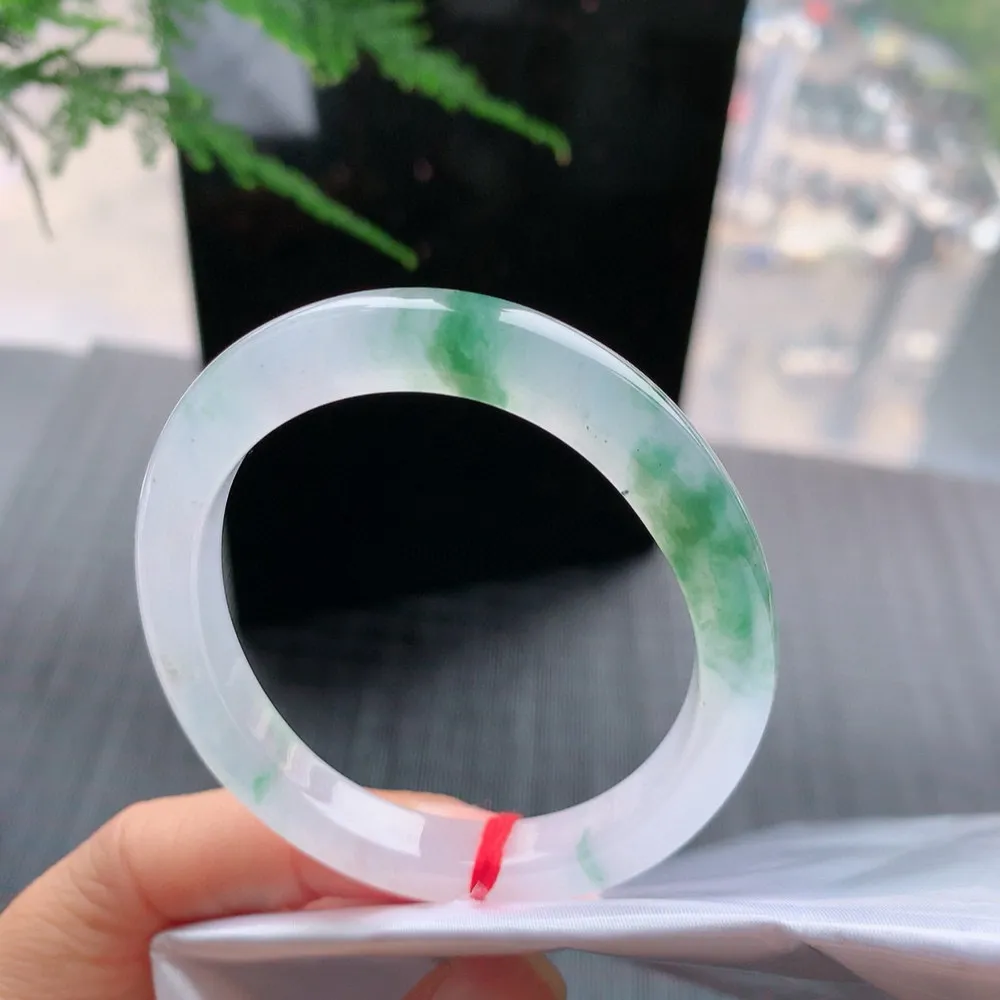 贵妃冰玻飘花 微纹 尺寸:52.3/45/8.4/7 花美 种水好