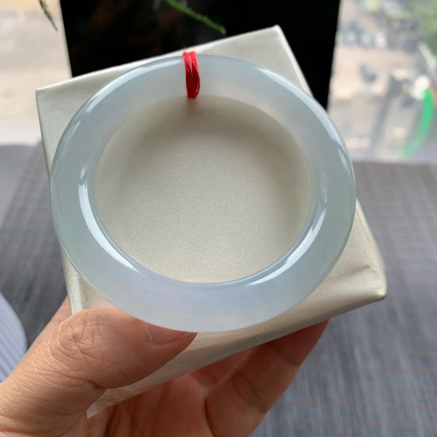 圆条高冰淡紫 无瑕 尺寸:54.7/10.4/10.7 胶感十足