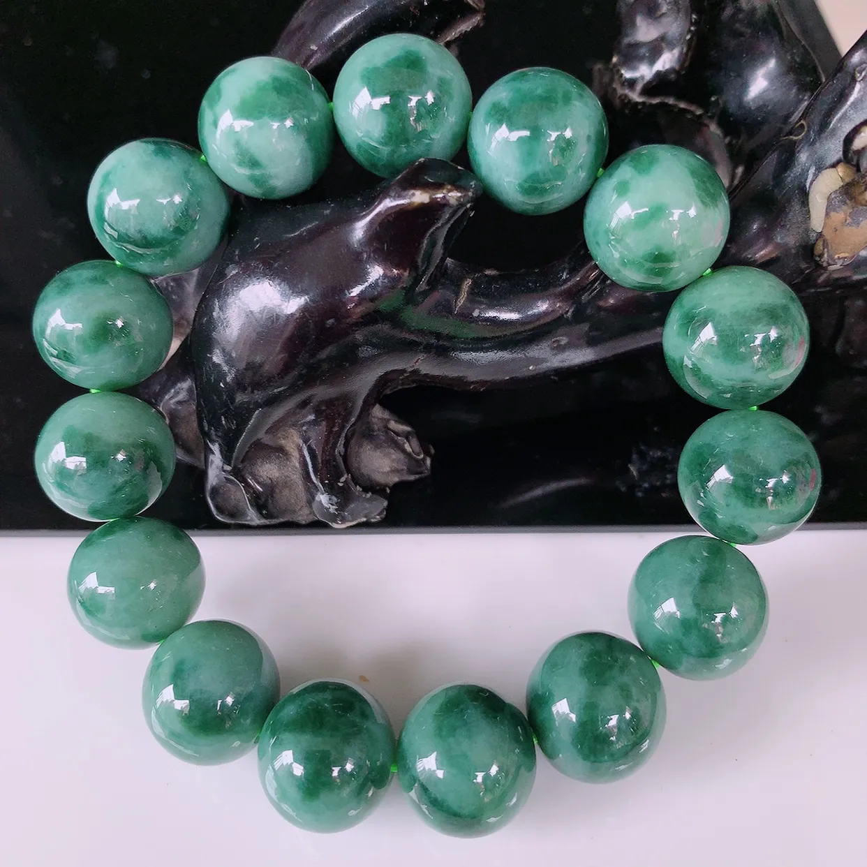 自然光实拍，大颗冰润飘花翡翠手链手串，种老水足，冰清玉润  颜色漂亮  #001.1取一尺寸14mm