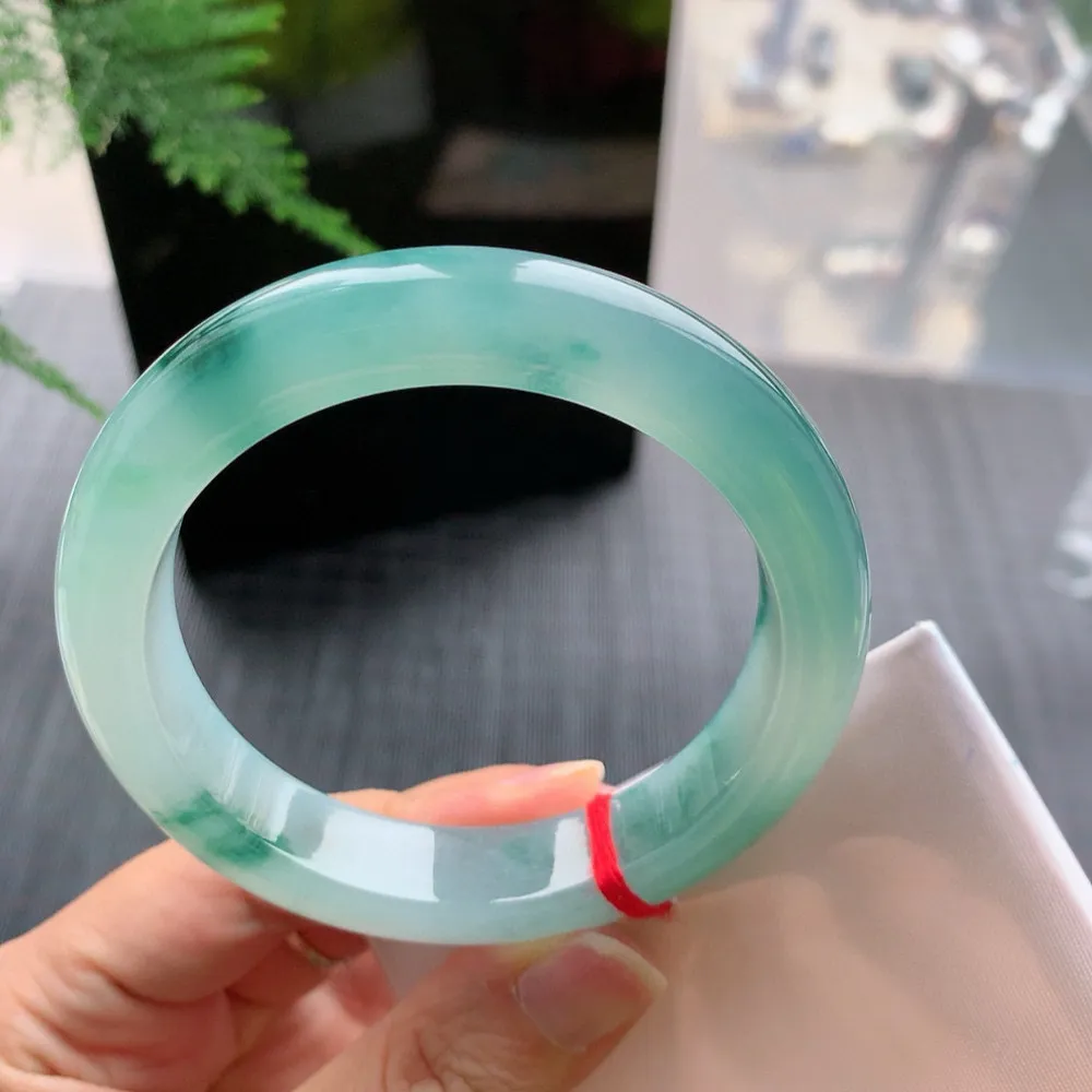 正圈冰飘花 无瑕 尺寸:57.4/12.4/9.4 花美 起胶感