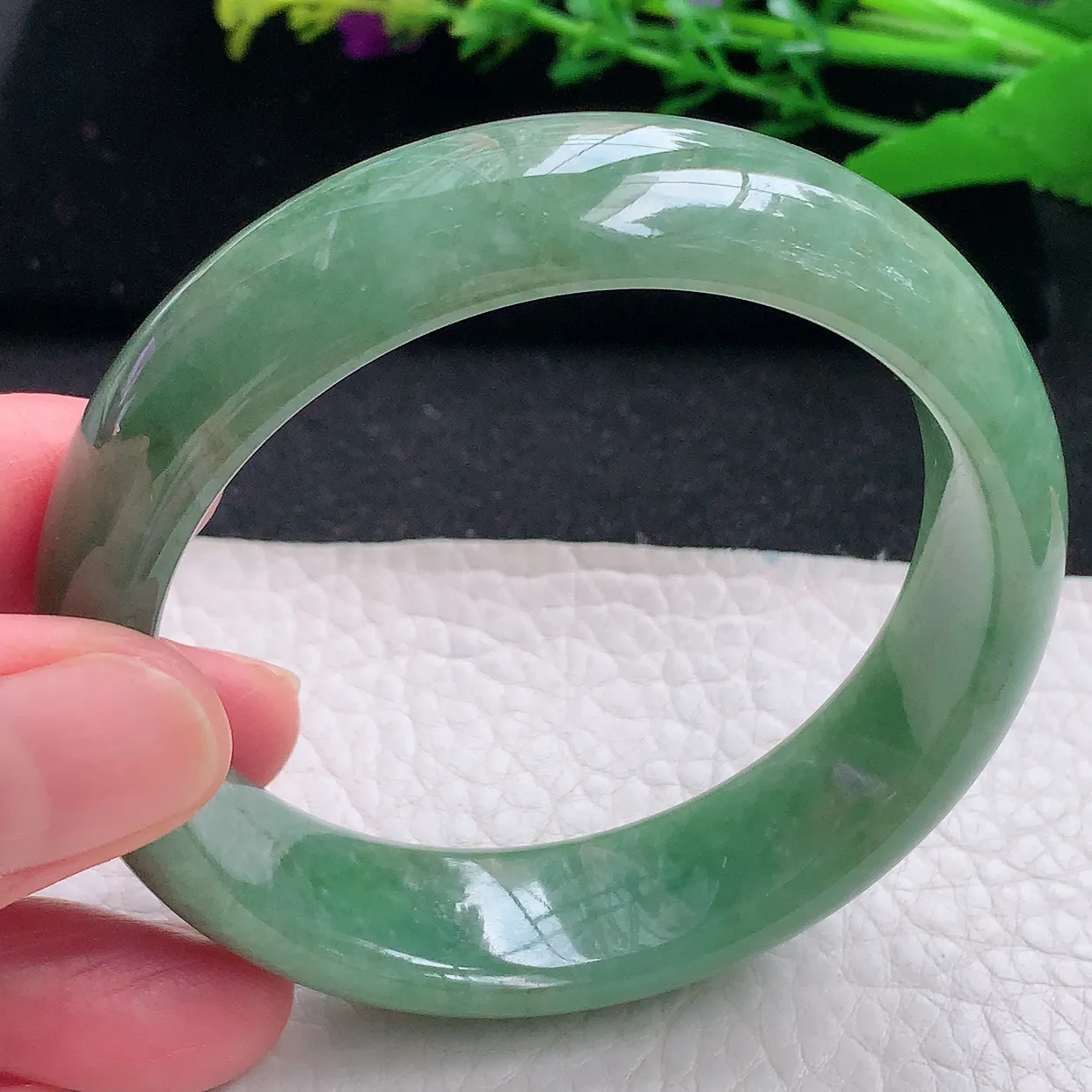 n自然光56*15.8*8轮胎镯 天然缅甸翡翠a货满绿宽边玉镯子 玉手环