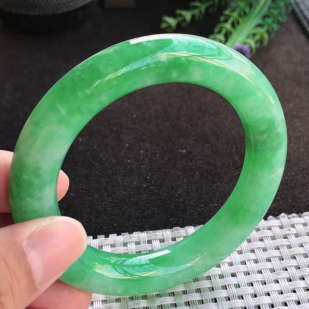 自然光56/11.5/11.7老坑精美满绿辣阳绿圆条手镯翡翠玉镯美人镯