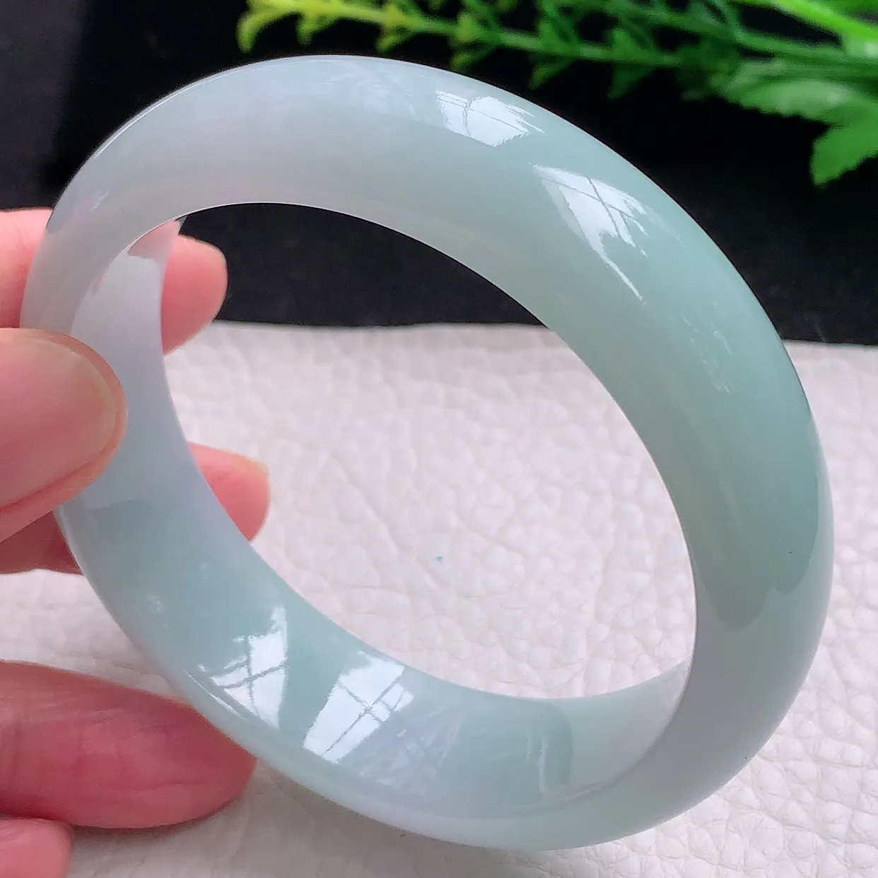 hy自然光58.5*17.3*8.8轮胎镯 天然缅甸翡翠a货水润浅绿厚装宽边玉镯子 玉手环