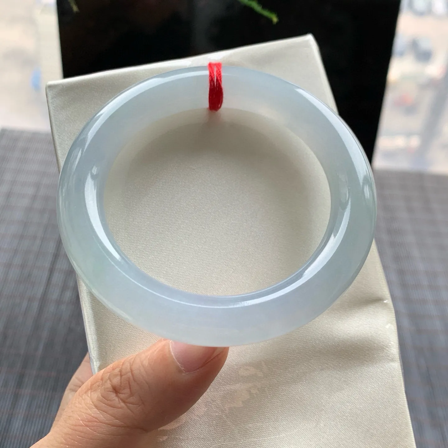 圆条高冰淡紫 无瑕 尺寸:54.7/10.4/10.7 胶感十足