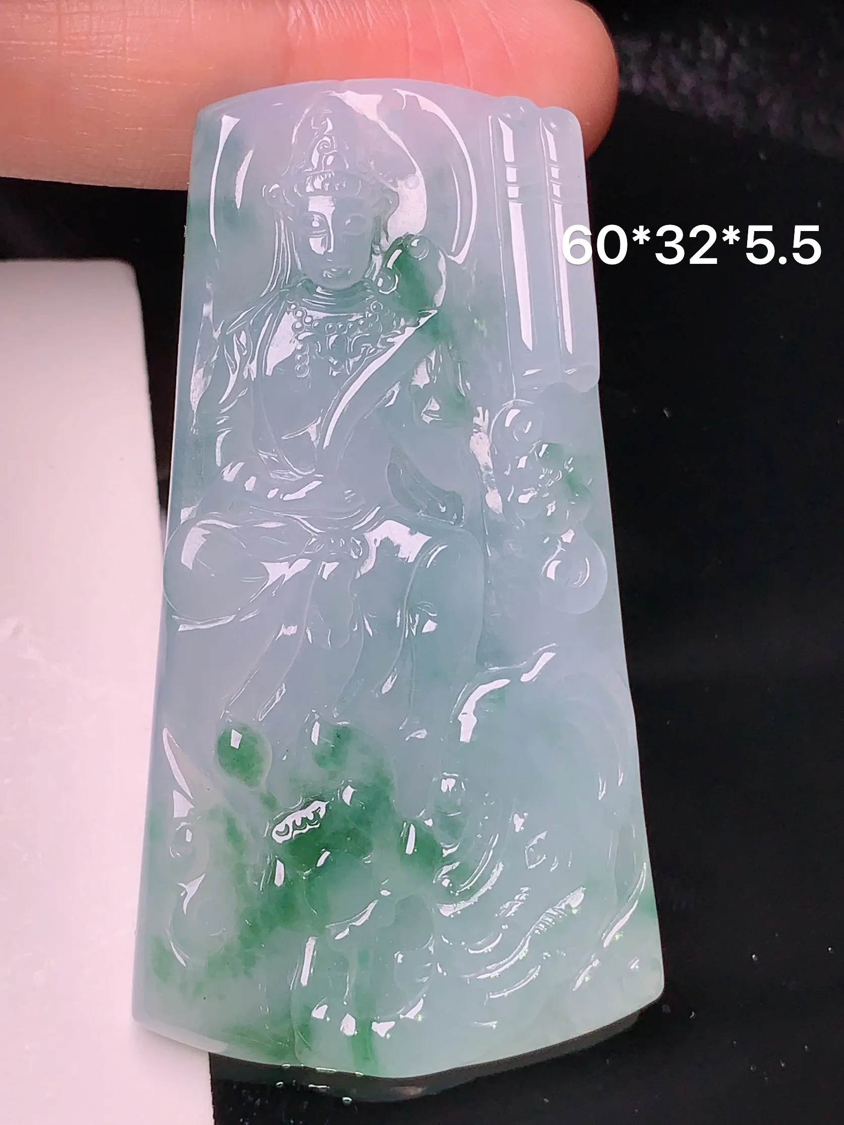 飘绿普贤观音菩萨吊坠 玉质细腻 色泽清新艳丽 整体尺寸60*32*5.5