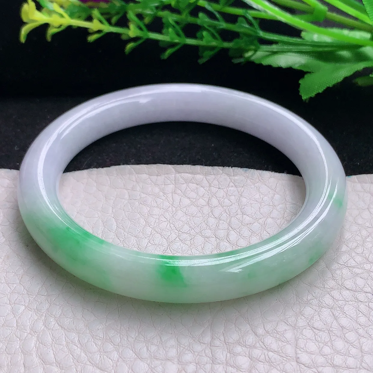 yh自然光59*10.3*9.6美人镯 天然缅甸翡翠a货飘阳绿高雅圆条玉镯子 玉手环