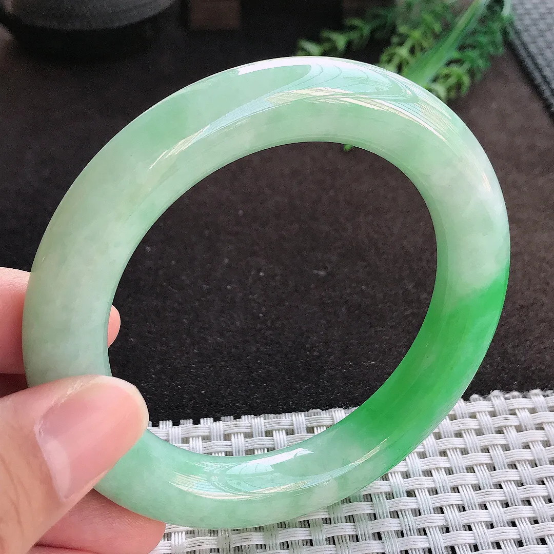 自然光59/11.8/12老坑精美温润飘阳绿胖圆条手镯翡翠玉镯美人镯