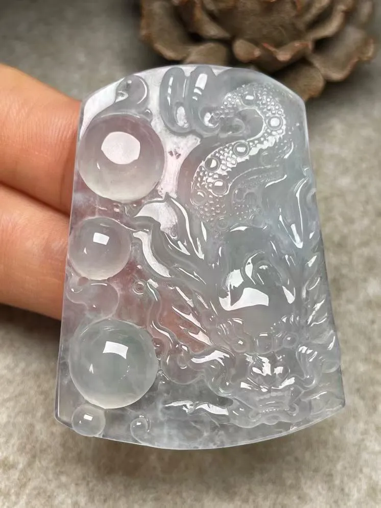 冰种【龙行天下】吊坠，种水好，玉质细腻 ，卖相好.