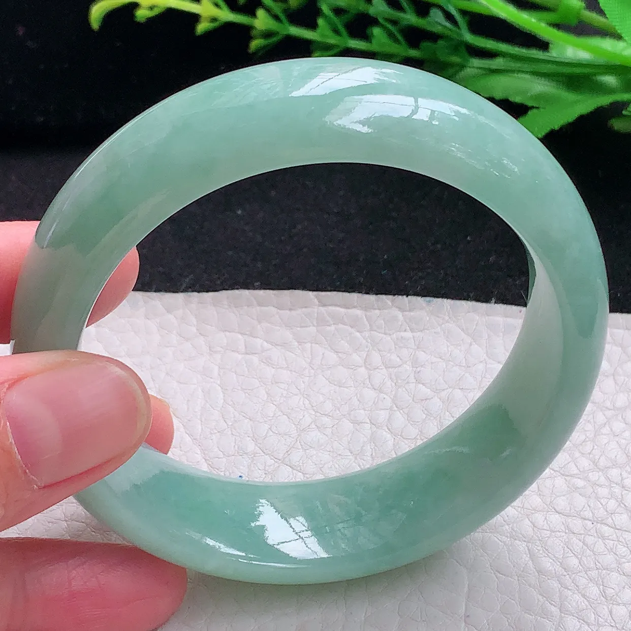 js自然光58.5*18.2*8.8轮胎镯 天然缅甸翡翠a货满绿厚装宽边玉镯子 玉手环