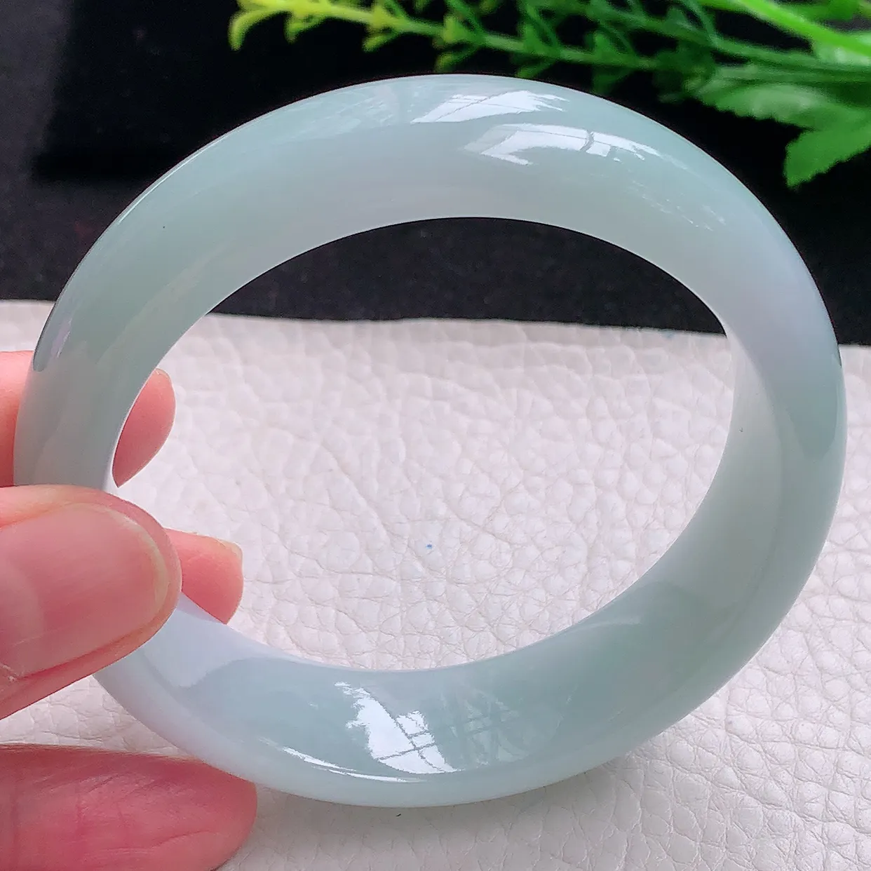 hy自然光58.5*17.3*8.8轮胎镯 天然缅甸翡翠a货水润浅绿厚装宽边玉镯子 玉手环