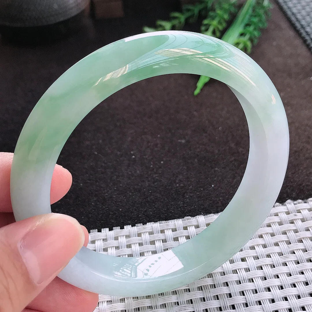 自然光63/12.5/9.5老坑冰胶果冻飘花手镯大圈口宽边翡翠玉镯美人镯