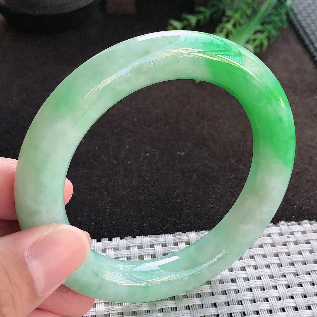自然光59/11.8/12老坑精美温润飘阳绿胖圆条手镯翡翠玉镯美人镯
