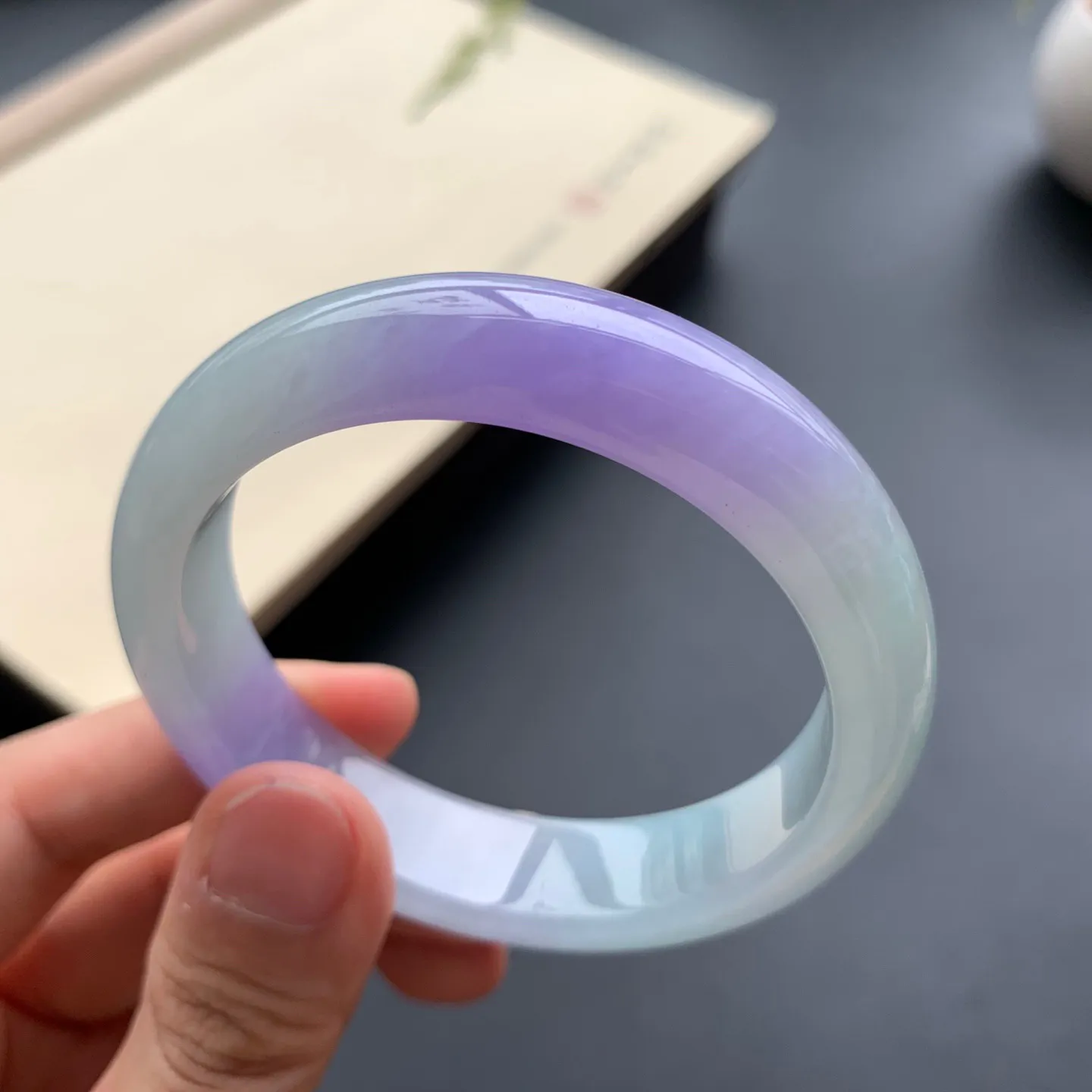 50圈口紫罗兰正圈手镯 尺寸：50-12.5-7.5，无纹裂，细腻光滑，色泽浓郁