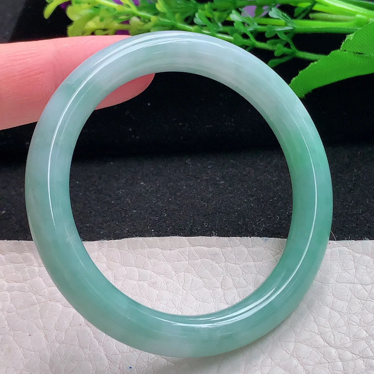 n小圈口52*8.8*8.5美人镯 天然缅甸翡翠a货蓝韵圆条圆条玉镯子