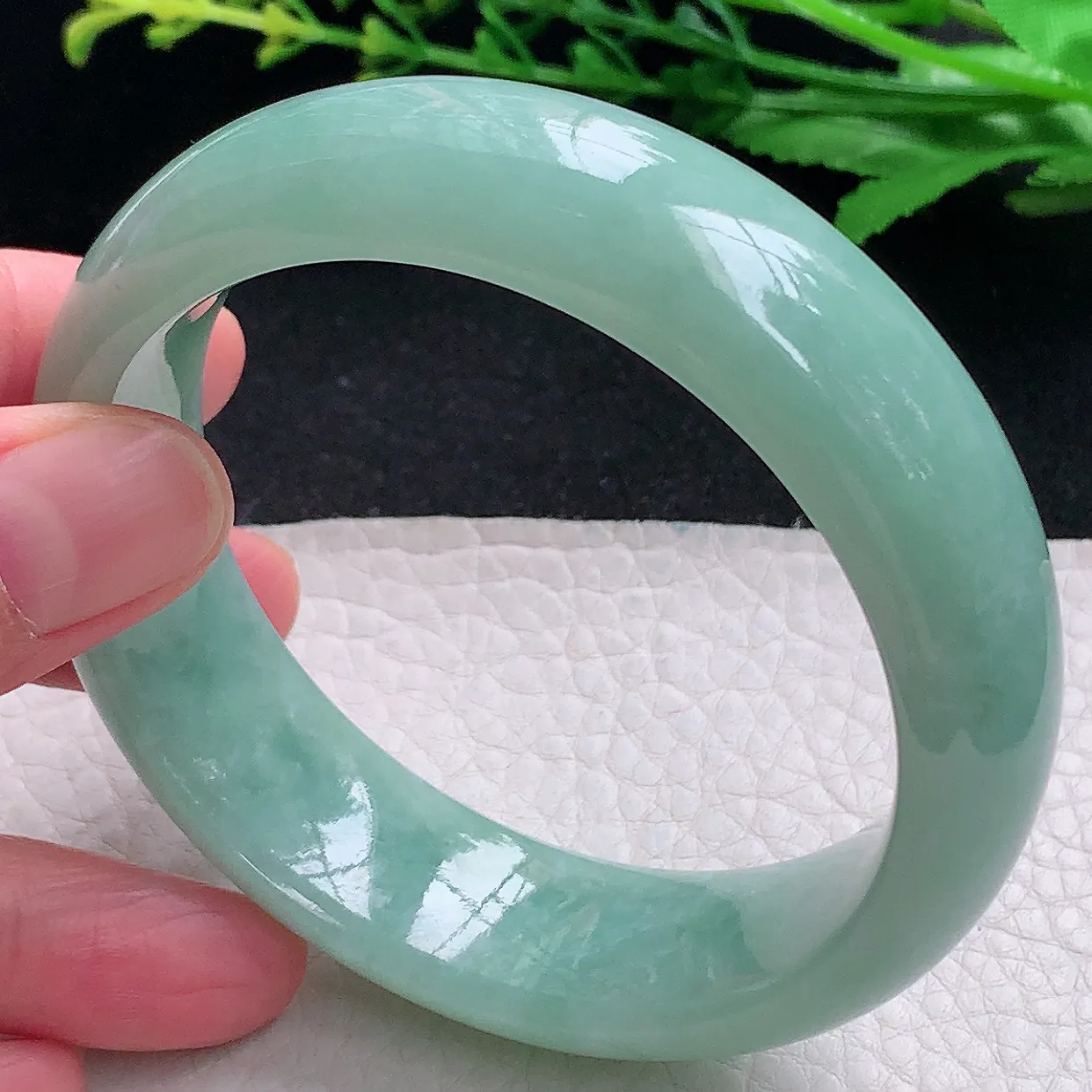 js自然光58.5*18.2*8.8轮胎镯 天然缅甸翡翠a货满绿厚装宽边玉镯子 玉手环