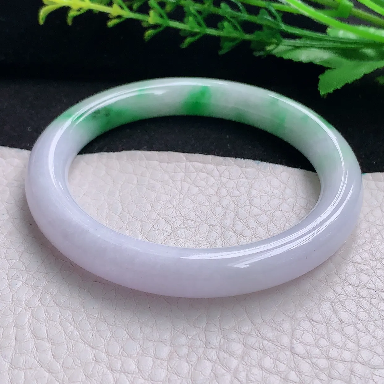 yh自然光59*10.3*9.6美人镯 天然缅甸翡翠a货飘阳绿高雅圆条玉镯子 玉手环