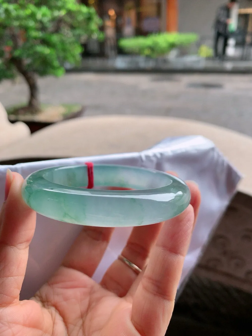 正圈冰玻飘花 无瑕 尺寸:55.2/12.5/9.3 花美 种水好