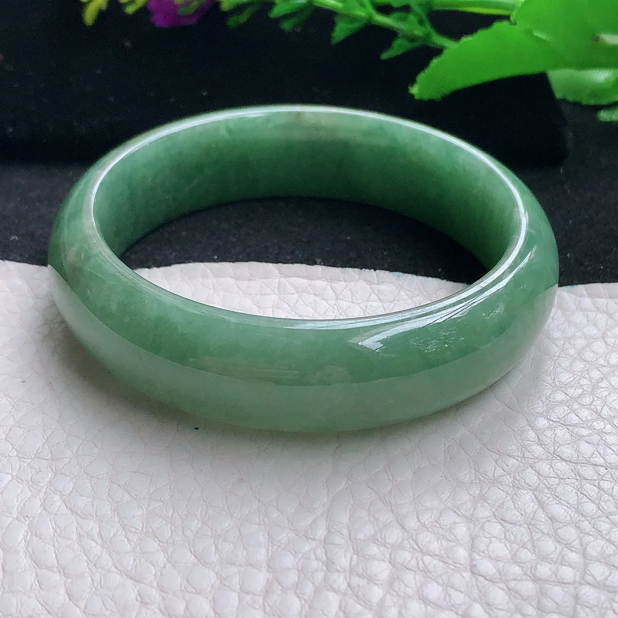 n自然光56*15.8*8轮胎镯 天然缅甸翡翠a货满绿宽边玉镯子 玉手环