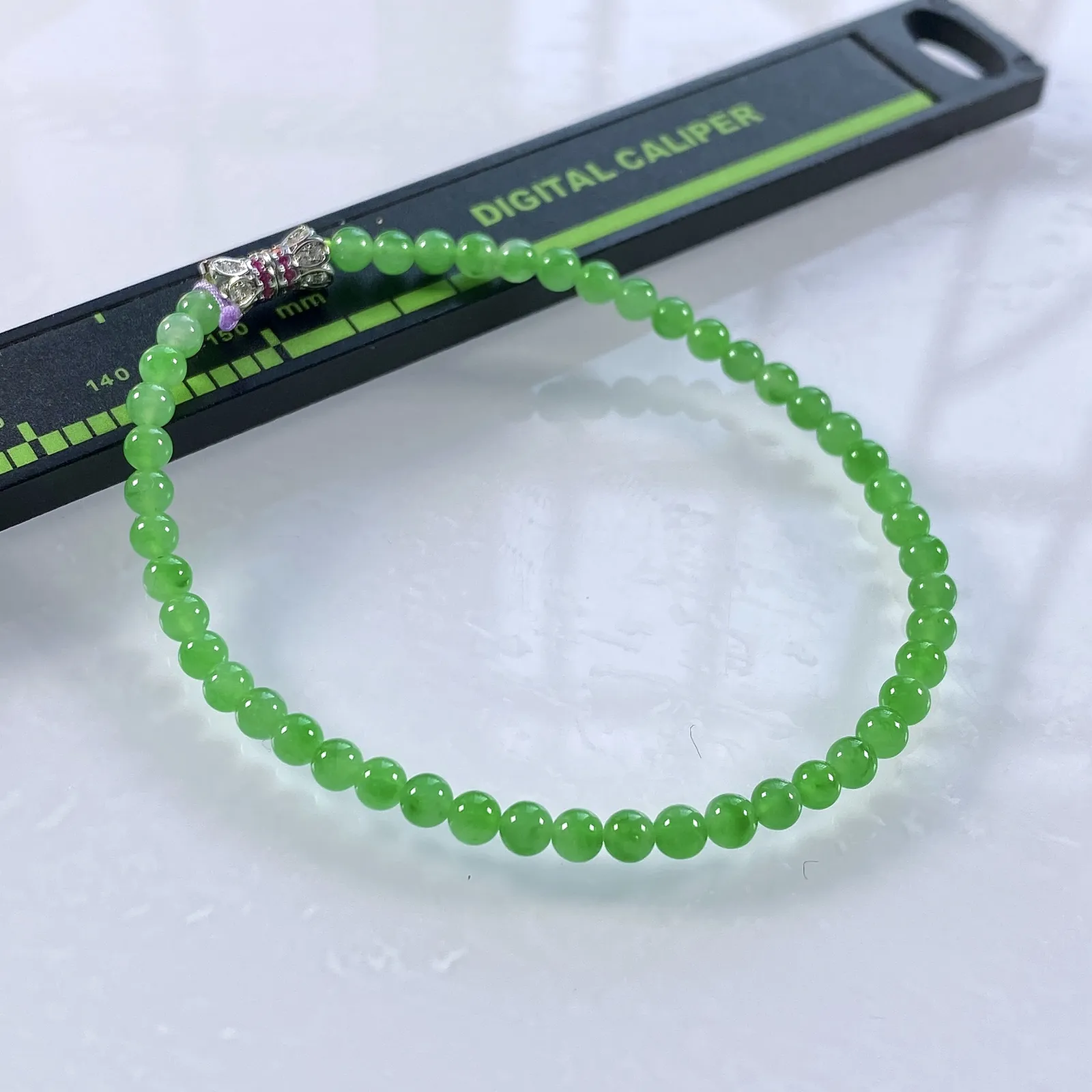缅甸天然翡翠A货，卡3.5高冰种阳绿冰绿小米珠小圆珠手串手链，尺寸：3.5mm/48颗，长度173m
