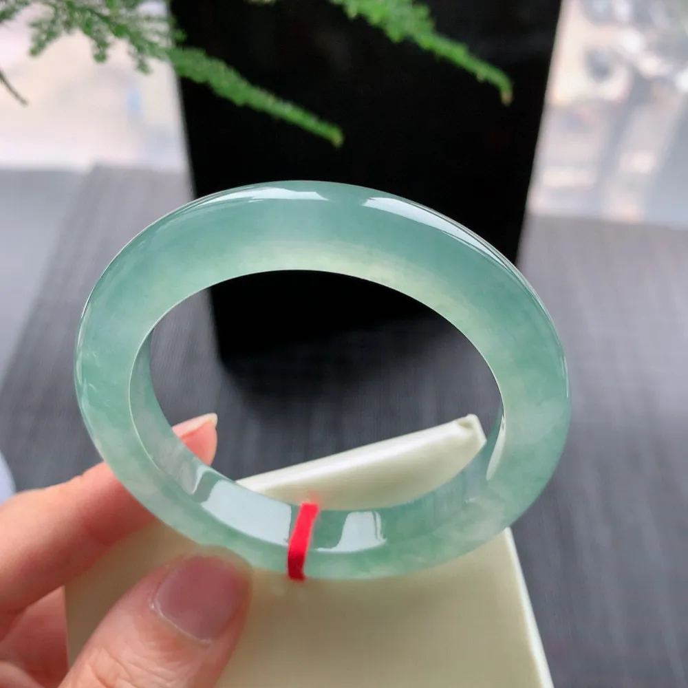 正圈冰玻晴绿 无瑕 尺寸:51.1/10.1/8.8 种色俱佳🥰🥰