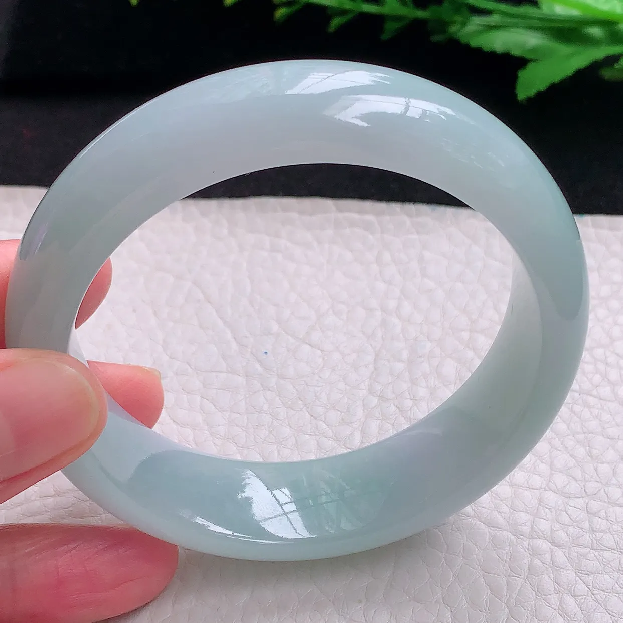 hy自然光58.5*17.3*8.8轮胎镯 天然缅甸翡翠a货水润浅绿厚装宽边玉镯子 玉手环