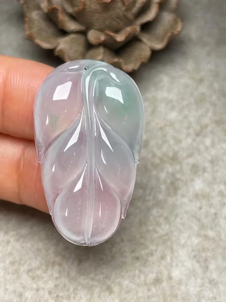 冰种【叶子】吊坠，种水好，玉质细腻 ，卖相好.