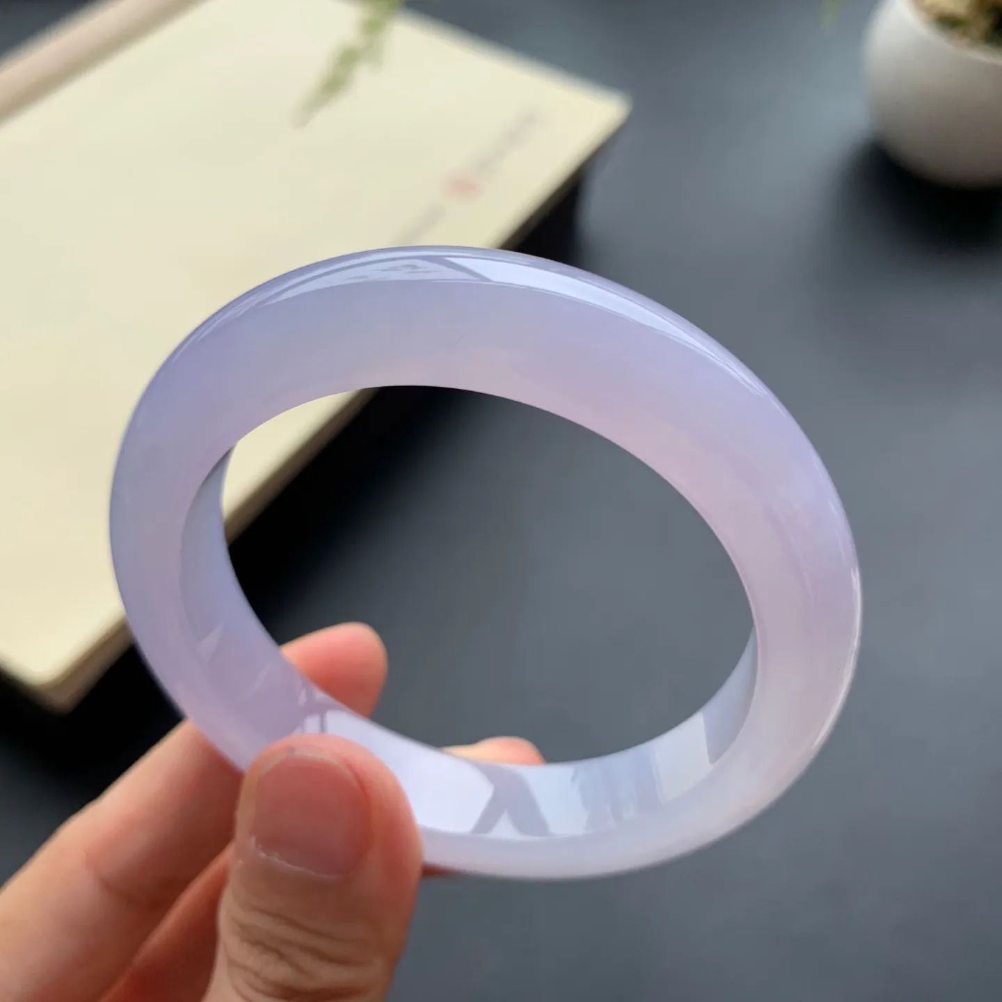 51.5圈口冰紫正圈手镯 尺寸：51.5-11.5-8.5，无纹裂，水润起胶，优美迷人