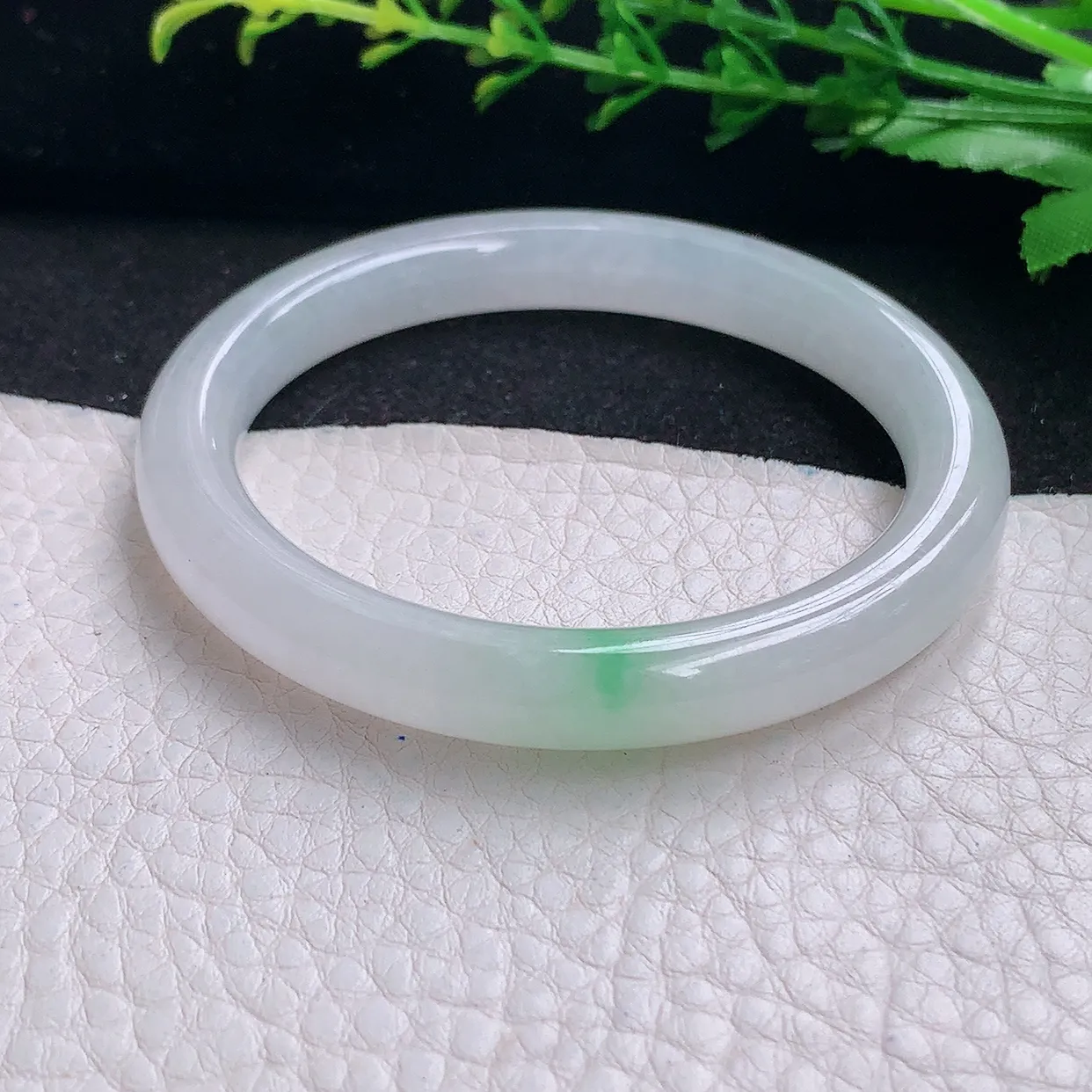 yh小圈口52*8.4*7.美人镯 天然缅甸翡翠a货飘阳绿圆条玉镯子 玉手环