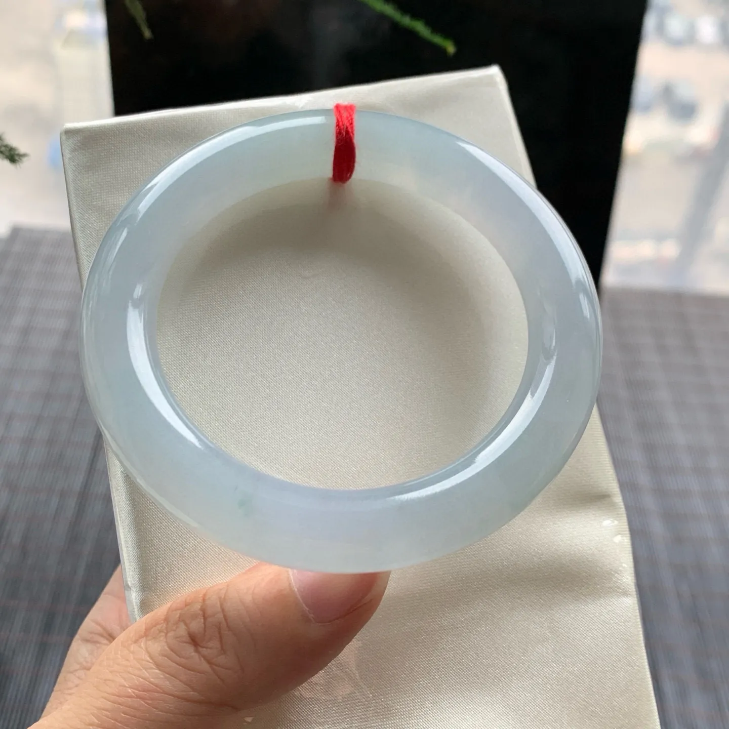 圆条高冰淡紫 无瑕 尺寸:54.7/10.4/10.7 胶感十足